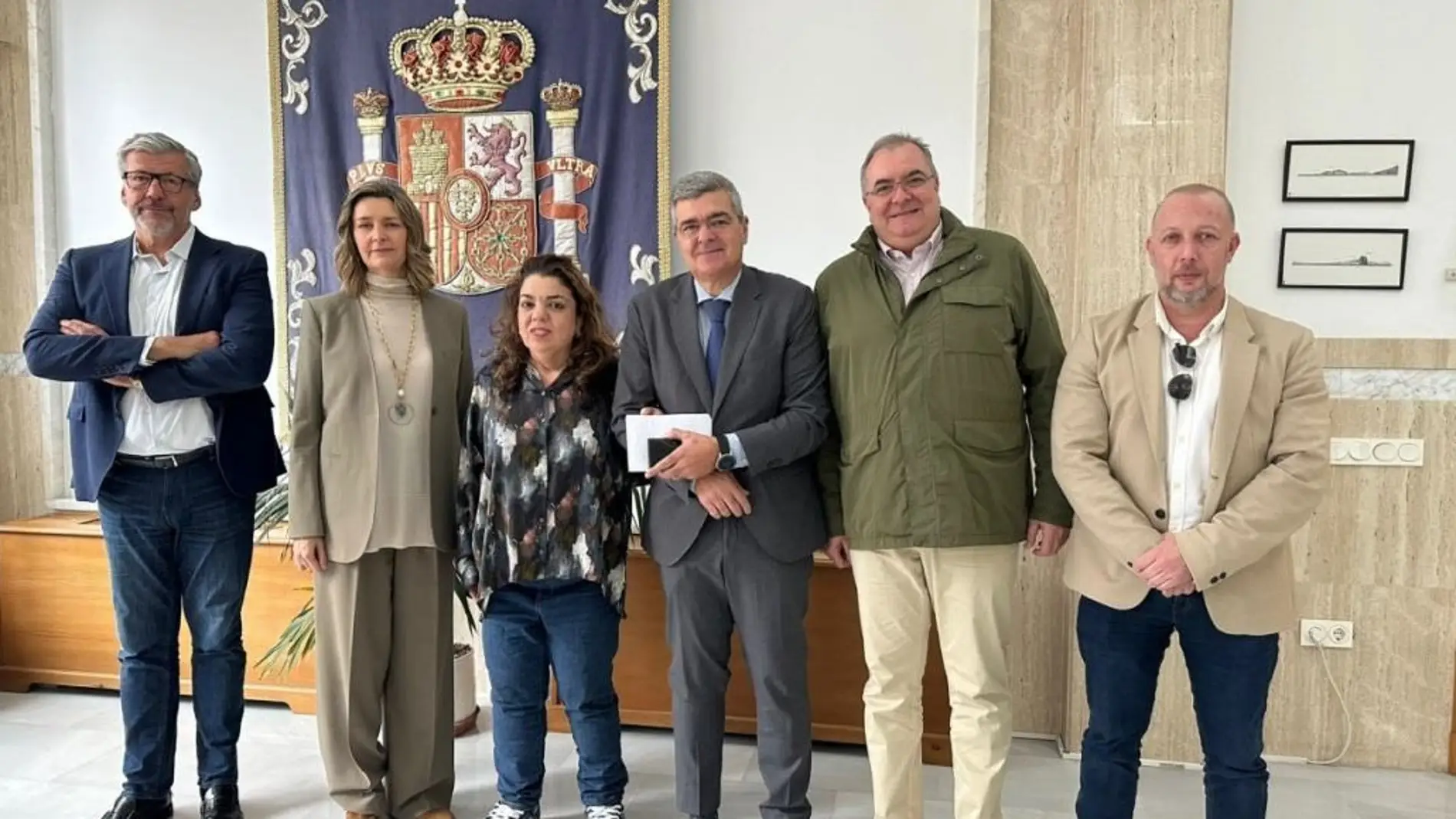 Representantes de la CECE junto a la delegada del Gobierno en Ceuta