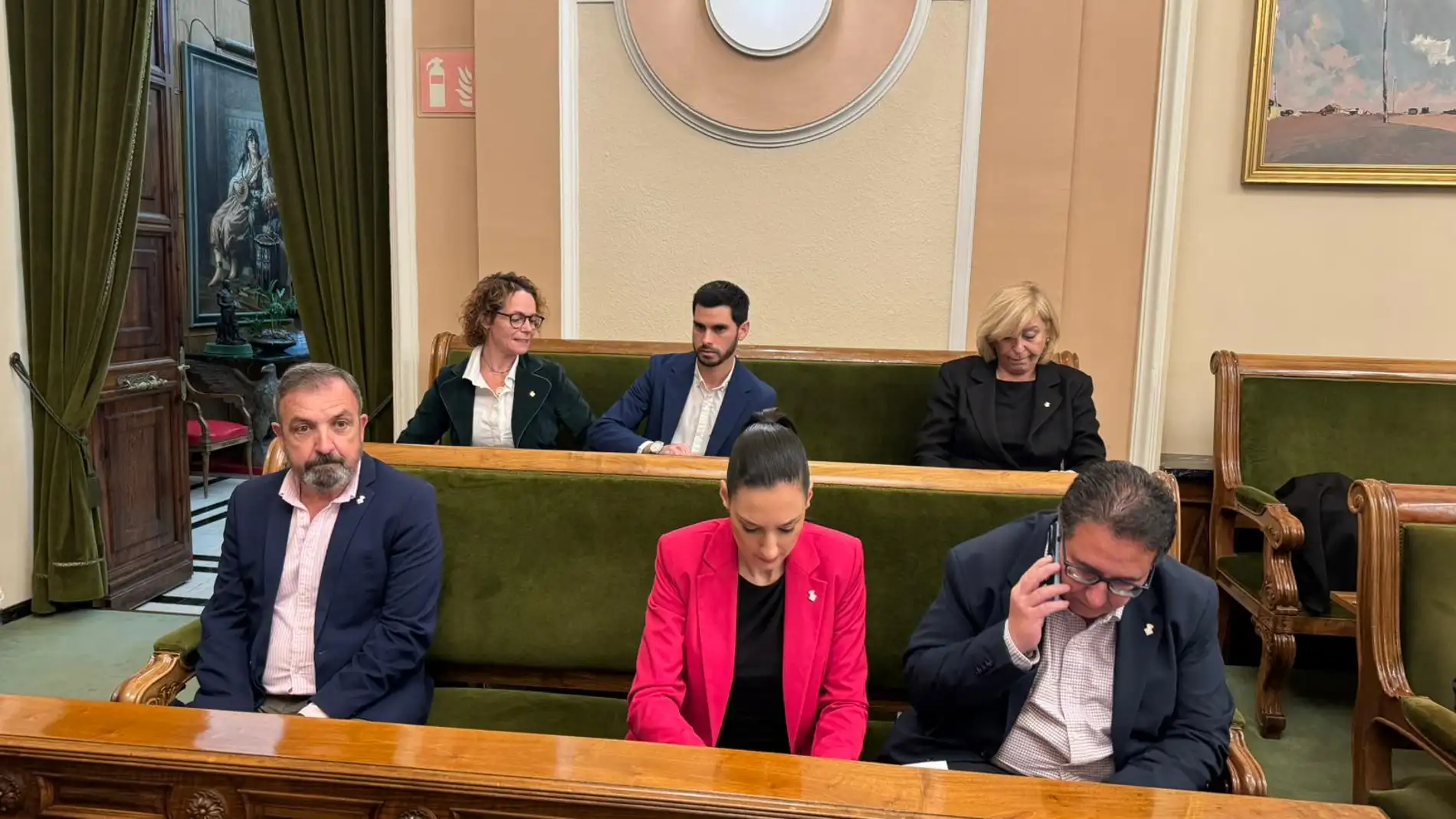 El concejal de Movilidad de Castelló, Cristian Ramírez, no dimite, pide perdón y dice que "ya ha pagado todas las multas de la zona azul"