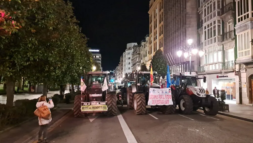 Asaja-Coag y UPA pretenden bloquear la cornisa Cantábrica el día 20. Asaja-Coag y UPA pretenden bloquear la cornisa Cantábrica el día 20.