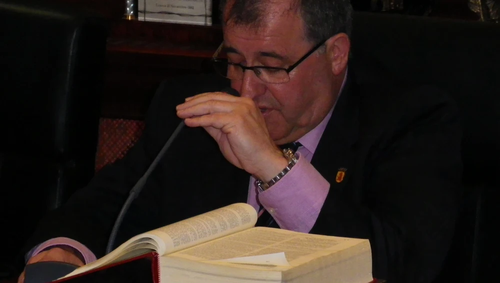 Ex alcalde Valdés Simón Guardado, ex edil y tres trabajadoras absueltas delito contra la integridad moral. Ex alcalde Valdés Simón Guardado, ex edil y tres trabajadoras absueltas delito contra la integridad moral.