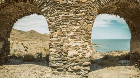 cuevas-cala la invencible