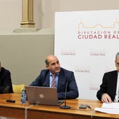Julián Triguero, en el centro, durante la Asamblea del SCIS Julián Triguero, en el centro, durante la Asamblea del SCIS