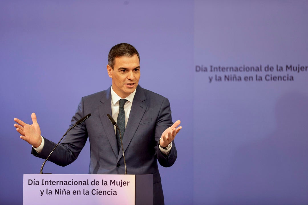 Sánchez obvia la sanción de la JEC y anuncia en Galicia la creación de una oficina de asesoramiento científico Sánchez obvia la sanción de la JEC y anuncia en Galicia la creación de una oficina de asesoramiento científico