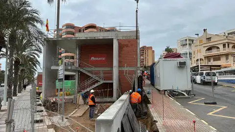 Obras del nuevo centro social de Los Arenales del Sol de Elche. Obras del nuevo centro social de Los Arenales del Sol de Elche.