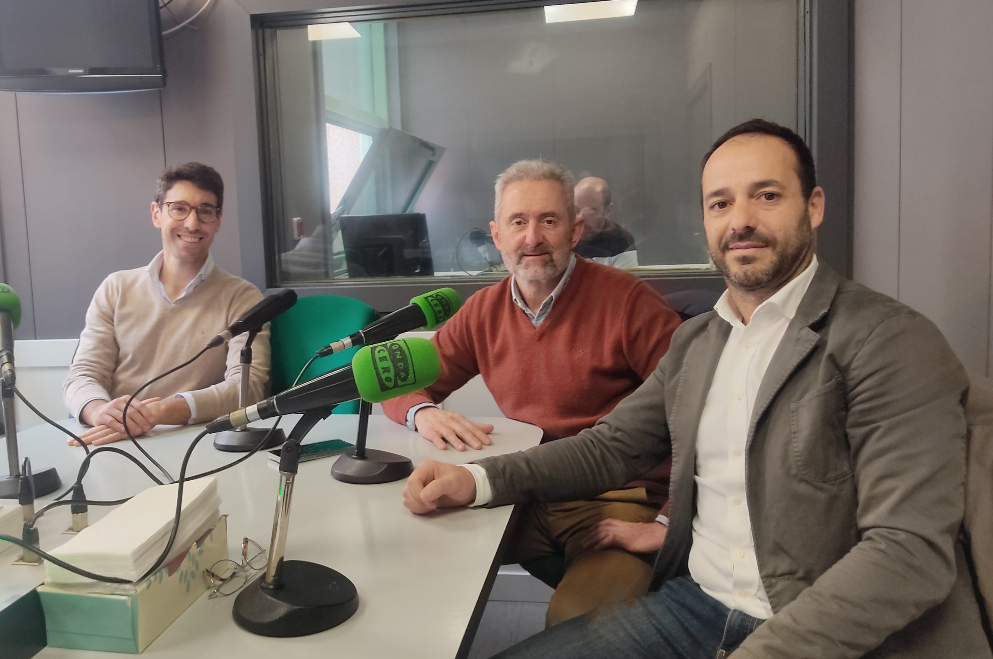 Diez asturianos recorrerán Marruecos en un Panda Diez asturianos recorrerán Marruecos en un Panda