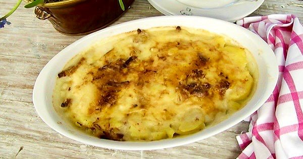 La receta de Robin Food para preparar unas patatas gratinadas con torta extremeña La receta de Robin Food para preparar unas patatas gratinadas con torta extremeña