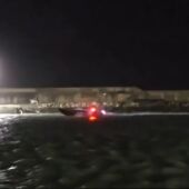 Mueren dos guardias civiles después de que una narcolancha embistiera su patrullera en Barbate, Cádiz
