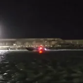 Mueren dos guardias civiles después de que una narcolancha embistiera su patrullera en Barbate, Cádiz Mueren dos guardias civiles después de que una narcolancha embistiera su patrullera en Barbate, Cádiz