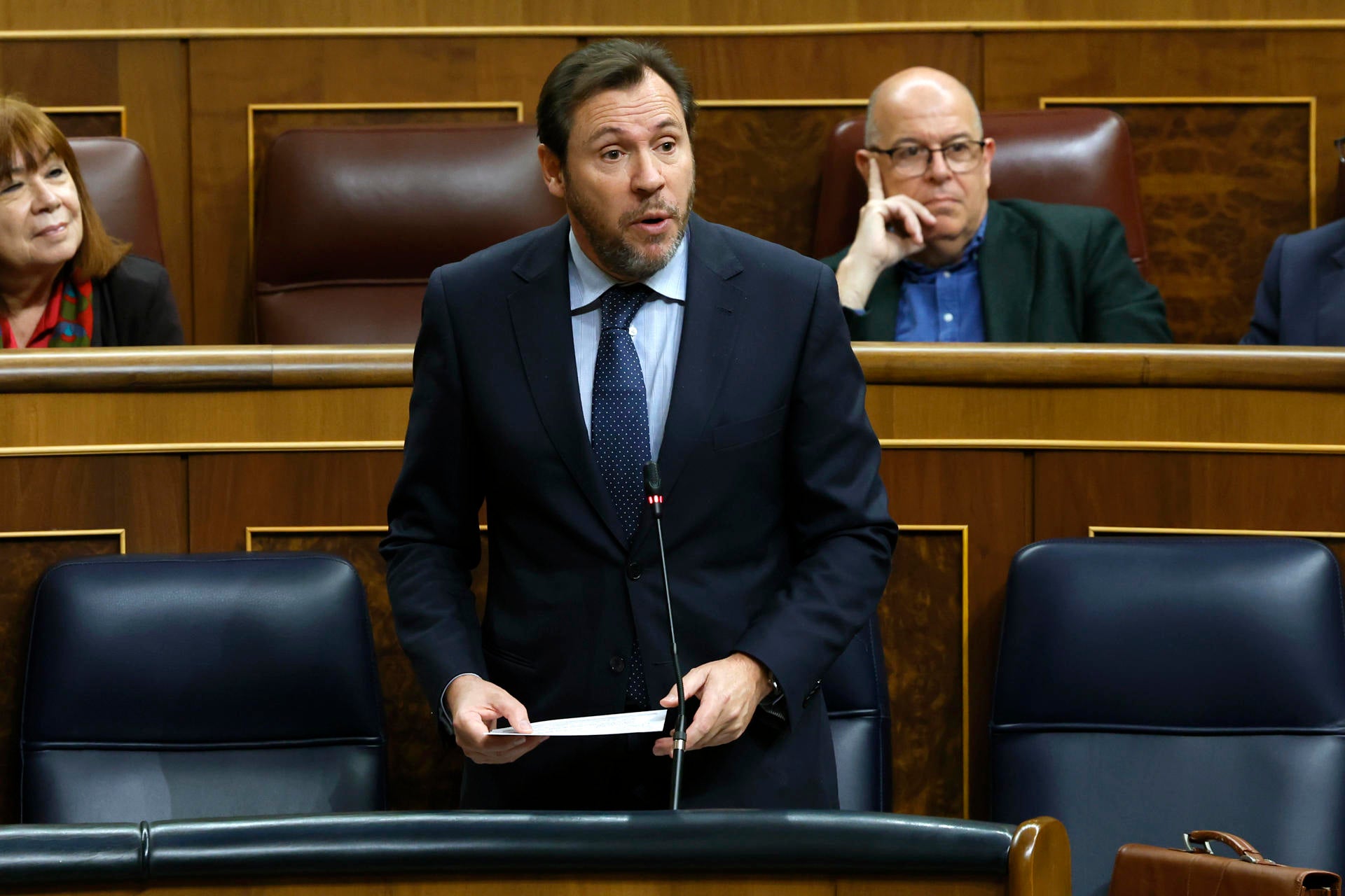 Óscar Puente, sobre el indulto a Puigdemont: "no sabíamos que Feijóo lo iba a reconocer tan pronto" Óscar Puente, sobre el indulto a Puigdemont: "no sabíamos que Feijóo lo iba a reconocer tan pronto"