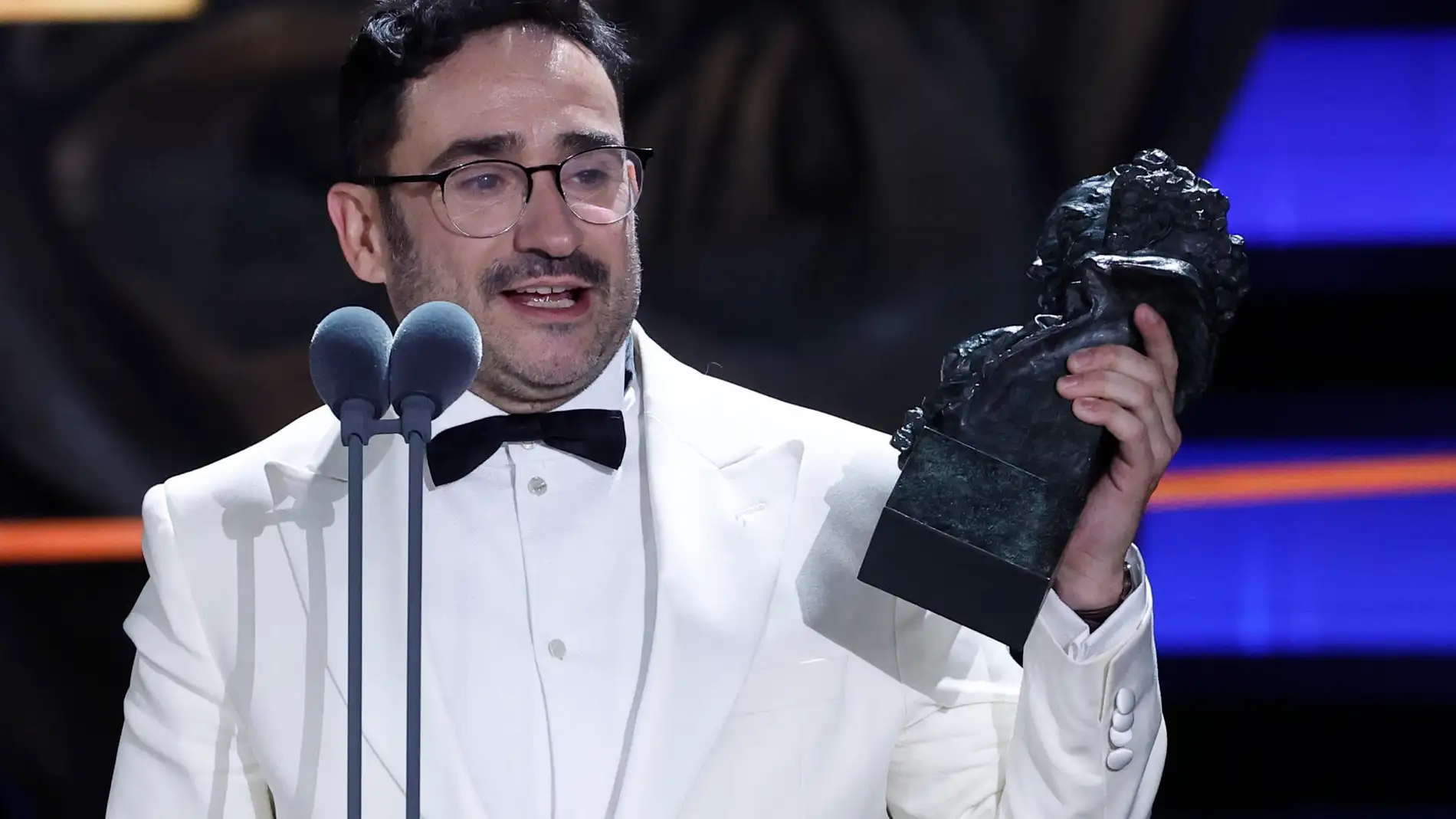 Juan Antonio Bayona tras recibir el Goya a ´Mejor dirección´ por su película ´La sociedad de la nieve´
