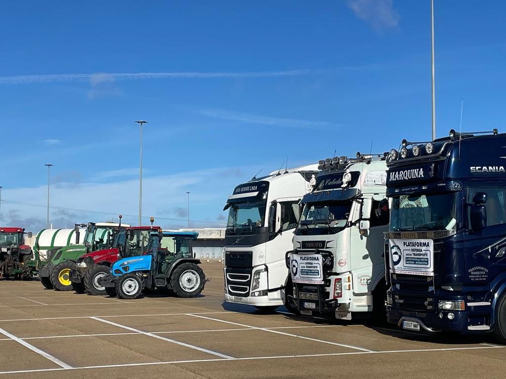Camioneros y agricultores se movilizan en Ciudad Real con piquetes informativos Camioneros y agricultores se movilizan en Ciudad Real con piquetes informativos