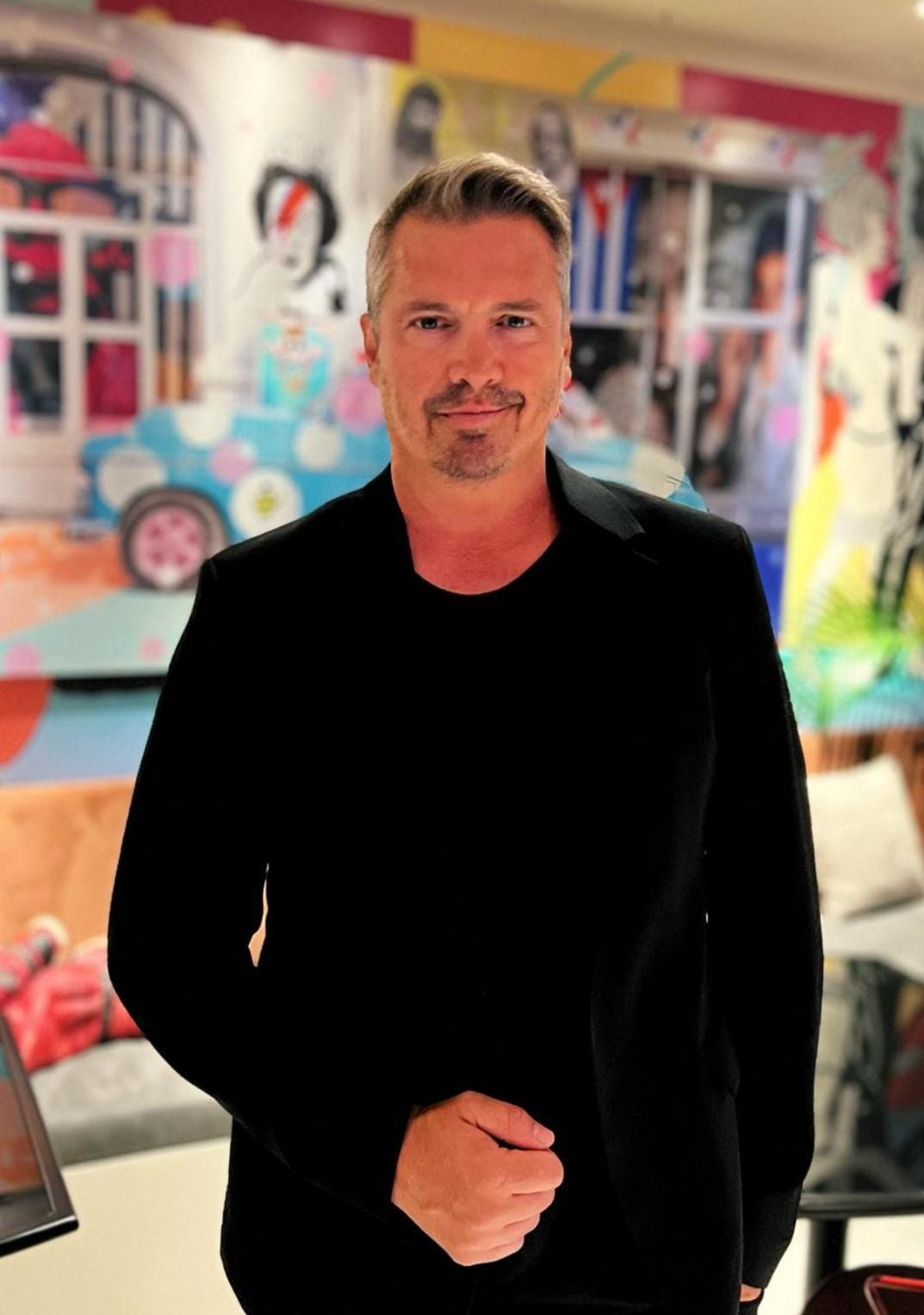 Moi Berlanga, arte ibicenco para ayudar a los niños con albinismo y despigmentación de piel en Tanzania Moi Berlanga, arte ibicenco para ayudar a los niños con albinismo y despigmentación de piel en Tanzania