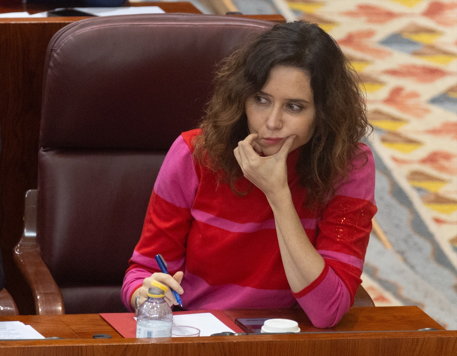 Ayuso responde a la parodia de 'Zorra' en 'Polònia': "Aquí está la facha" Ayuso responde a la parodia de 'Zorra' en 'Polònia': "Aquí está la facha"