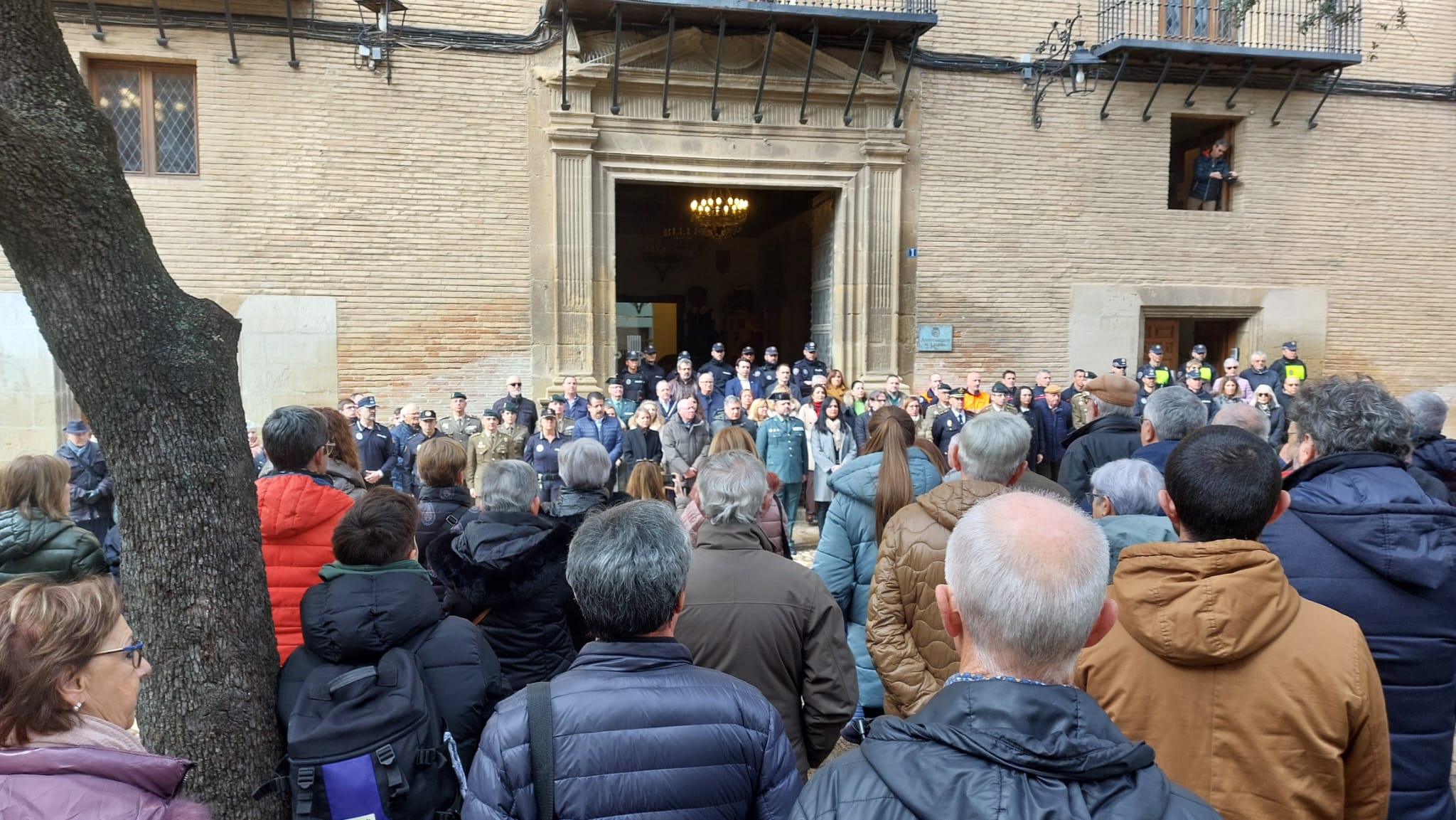 Huesca se suma al homenaje a los guardias civiles asesinados en Barbate Huesca se suma al homenaje a los guardias civiles asesinados en Barbate
