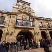 Minutos de silencio en Asturias por el asesinato de los guardias civiles en Barbate