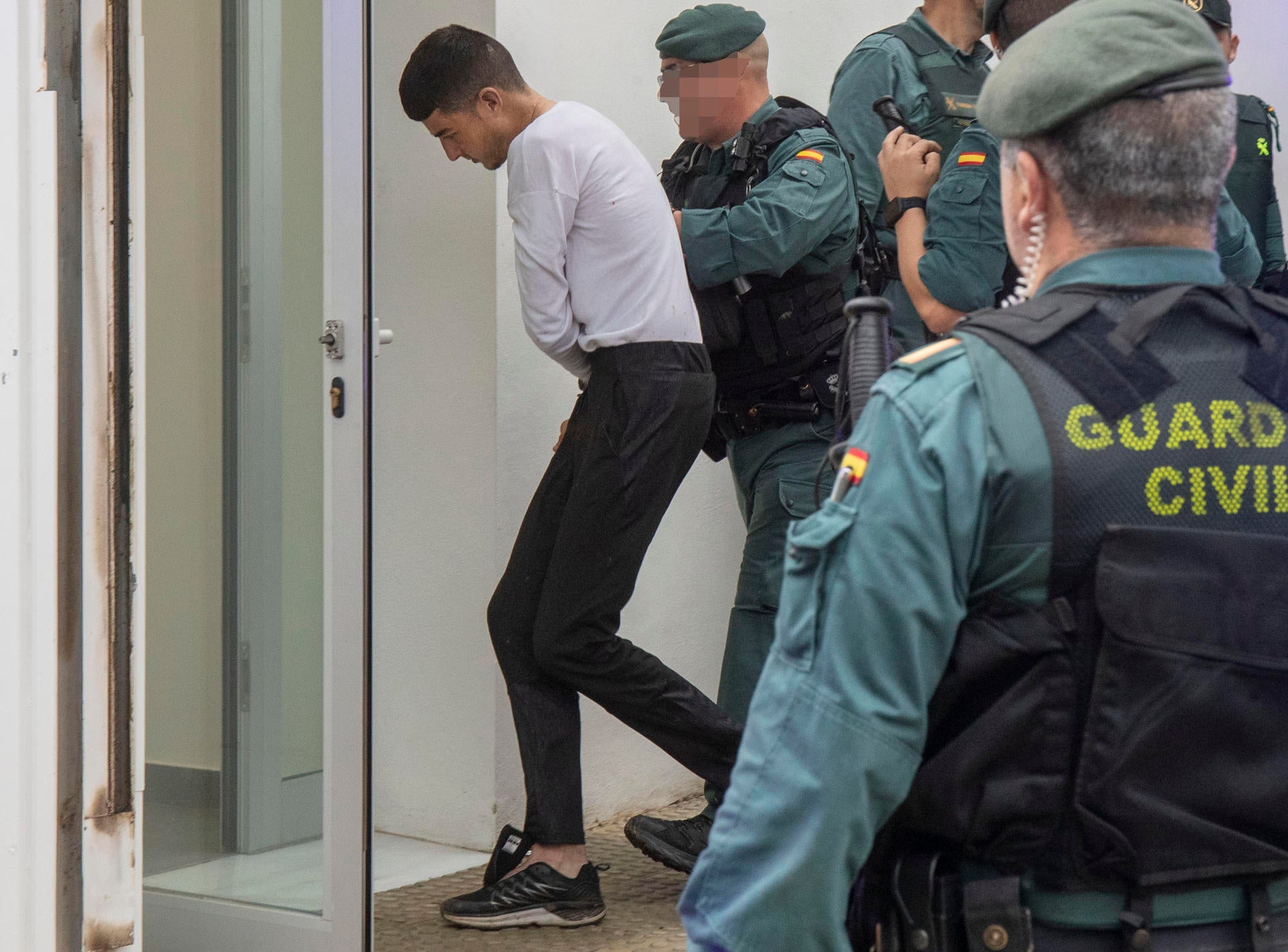 El juez envía a prisión a los seis detenidos que iban en la narcolancha de Barbate El juez envía a prisión a los seis detenidos que iban en la narcolancha de Barbate