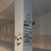 La Policía de Almassora denuncia a un joven por realizar pintadas en el colegio Cardenal Cisneros