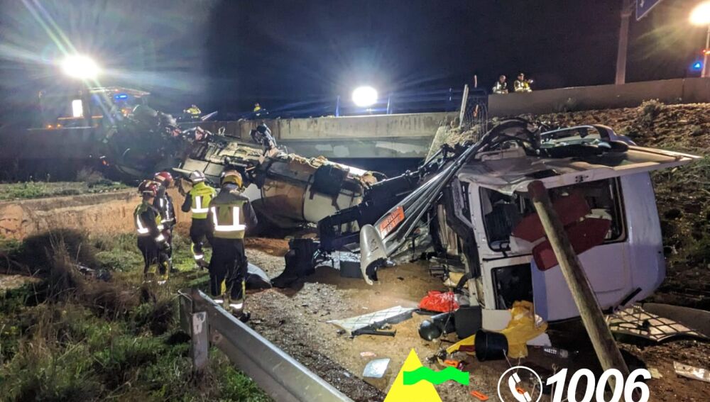 Camión cisterna accidentado