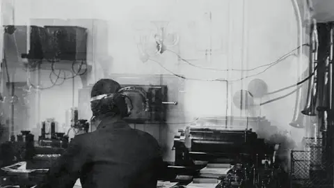 Imagen de la sala Marconi del Titanic Imagen de la sala Marconi del Titanic