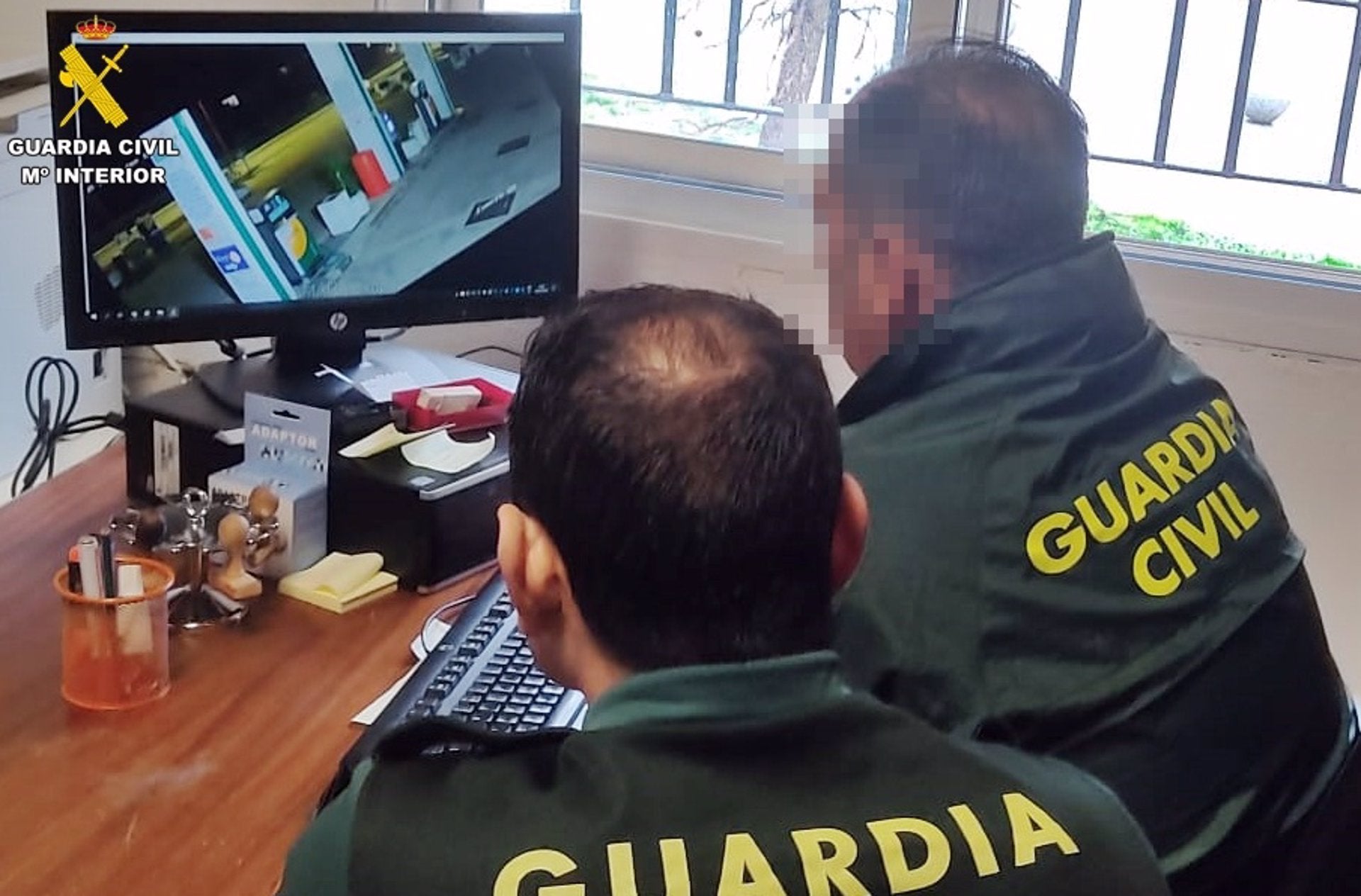 La Guardia Civil detiene a los cuatro presuntos autores del robo en una gasolinera de Herrera del Duque La Guardia Civil detiene a los cuatro presuntos autores del robo en una gasolinera de Herrera del Duque