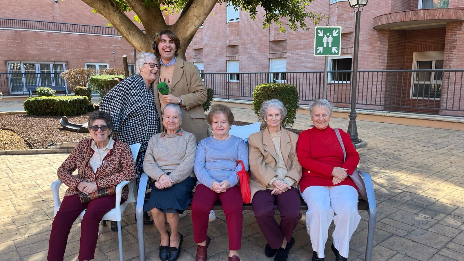 En las Hermanitas de los Pobres de Málaga, la radio es un acompañante fiel durante toda una vida En las Hermanitas de los Pobres de Málaga, la radio es un acompañante fiel durante toda una vida