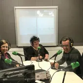 Los periodistas Macu Esteve, Tere Zaragoza, Enric Pastor y Tere Orquín durante el programa especial con motivo del 'Día de la Radio'. Los periodistas Macu Esteve, Tere Zaragoza, Enric Pastor y Tere Orquín durante el programa especial con motivo del 'Día de la Radio'.