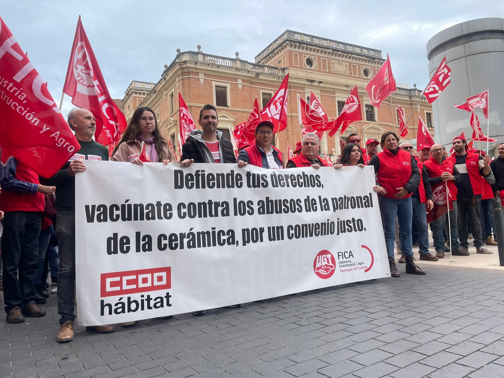 Los sindicatos del azulejo no descartan convocar la huelga indefinida en marzo Los sindicatos del azulejo no descartan convocar la huelga indefinida en marzo