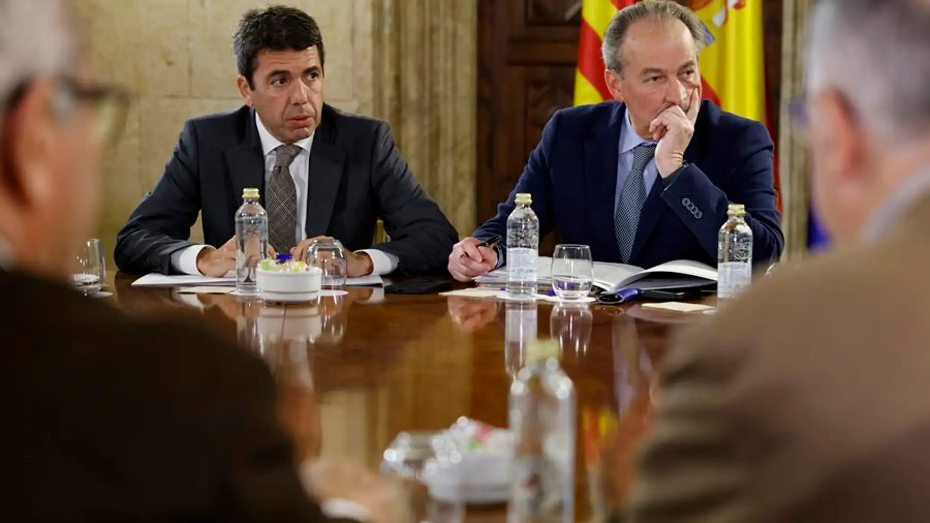 El president de la Generalitat, Carlos Mazón, y el conseller de Agricultura, Ganadería y Pesca, José Luis Aguirre
