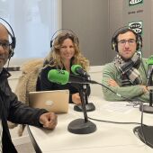 Carlos Soler, edil de medio ambiente en la Vila Joiosa, junto a responsables de 'Posdonia Ecosports' nos explican las jornadas de estudio de la posidonia que se realizarán en la costa vilera.