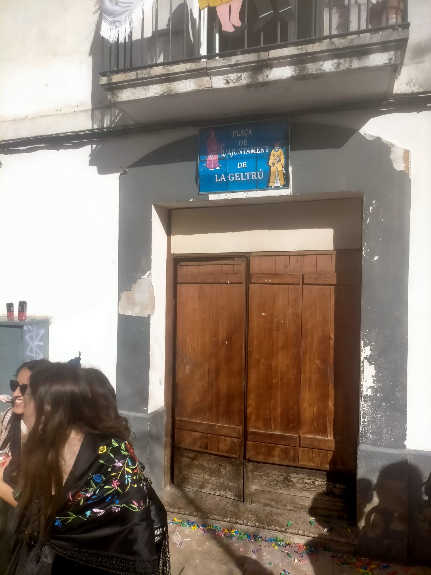 Gran participació de Carnaval a La Geltrú que trasllada els actes a la plaça Lledoners Gran participació de Carnaval a La Geltrú que trasllada els actes a la plaça Lledoners