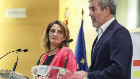 La ministra para la Transición Ecológica, Teresa Ribera y el presidente de Canarias, Fernando Clavijo La ministra para la Transición Ecológica, Teresa Ribera y el presidente de Canarias, Fernando Clavijo