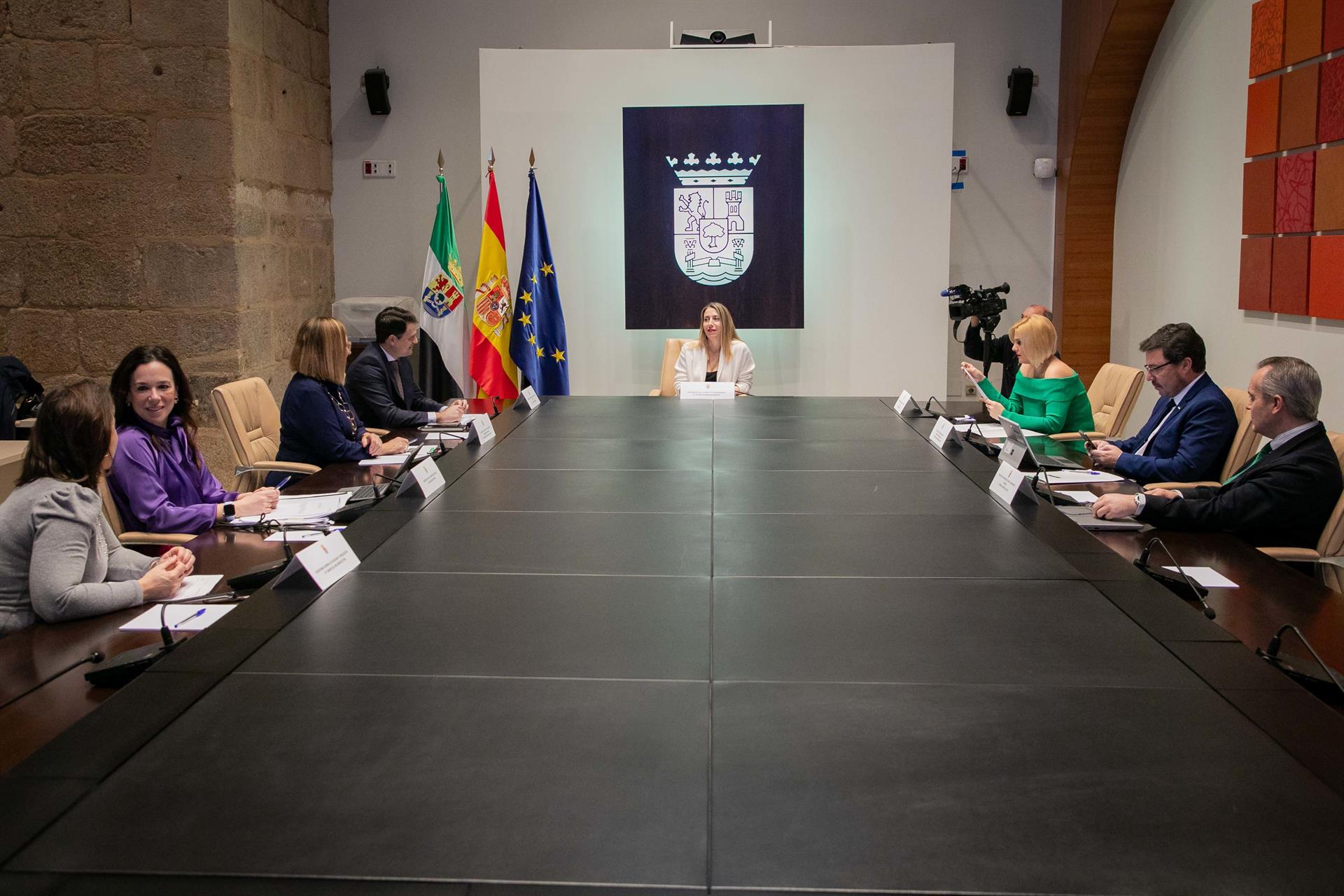 La Junta aprueba 9 Programas Económico Municipales dotados con 114 millones y 217 millones para un Plan del Agua Potable La Junta aprueba 9 Programas Económico Municipales dotados con 114 millones y 217 millones para un Plan del Agua Potable