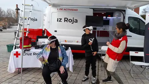 Cruz Roja en Palencia muestra su trabajo en una jornada de puertas abiertas a la sociedad palentina .