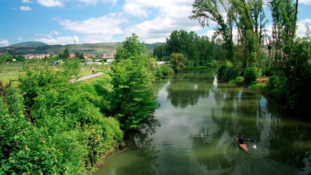 Encuentran un cuerpo en el río Arga a su paso por Barañáin Encuentran un cuerpo en el río Arga a su paso por Barañáin