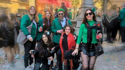 Joana Mass&oacute; amb els seus amics