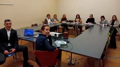 Reunión de la concejalía de educación con las directoras de escuelas infantiles de Gijón Reunión de la concejalía de educación con las directoras de escuelas infantiles de Gijón