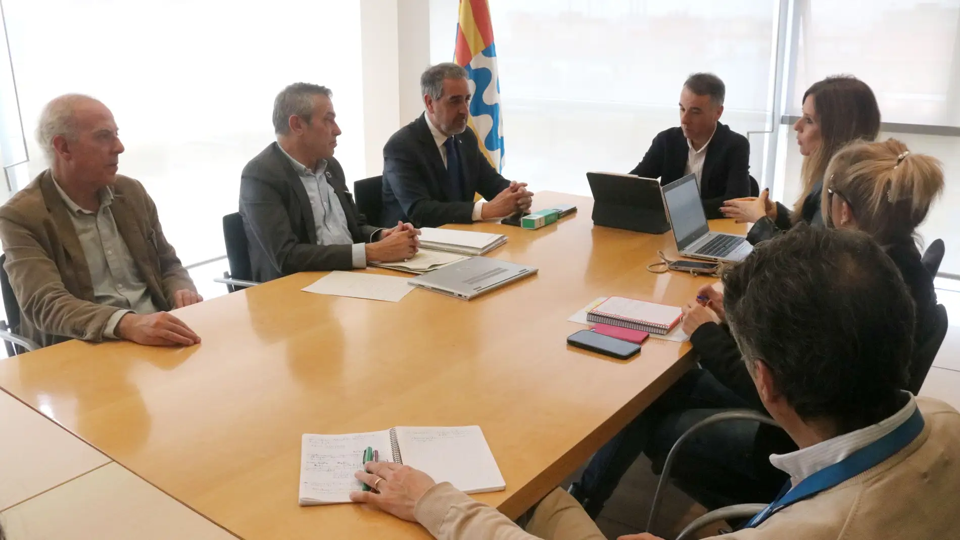 L’Ajuntament de Badalona demana a la Generalitat que inspeccioni els 440 pisos que es troben en la mateixa illa de cases que l’esfondrat fa una setmana