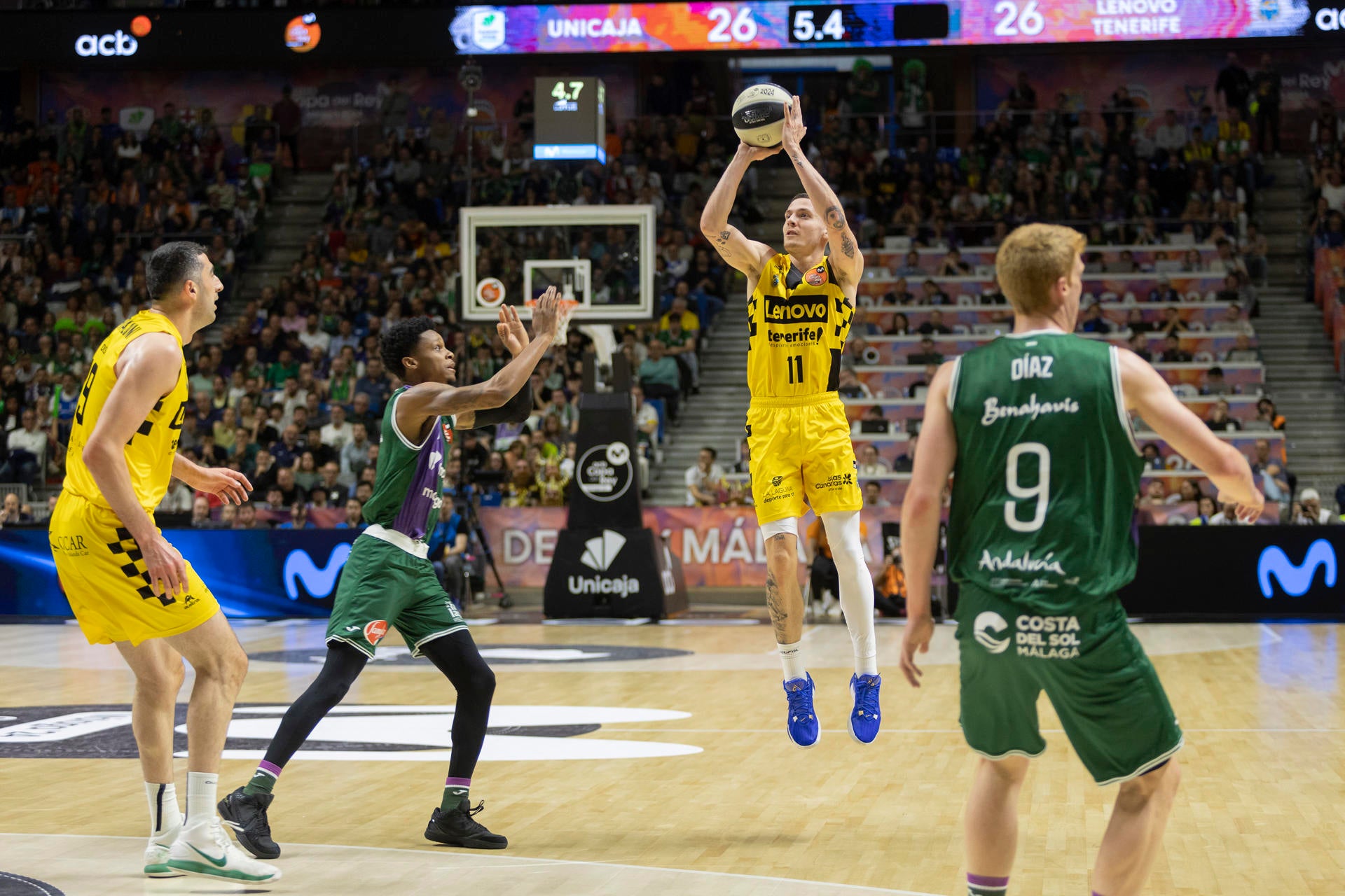 El Tenerife se venga de Unicaja y deja fuera al anfitrión El Tenerife se venga de Unicaja y deja fuera al anfitrión