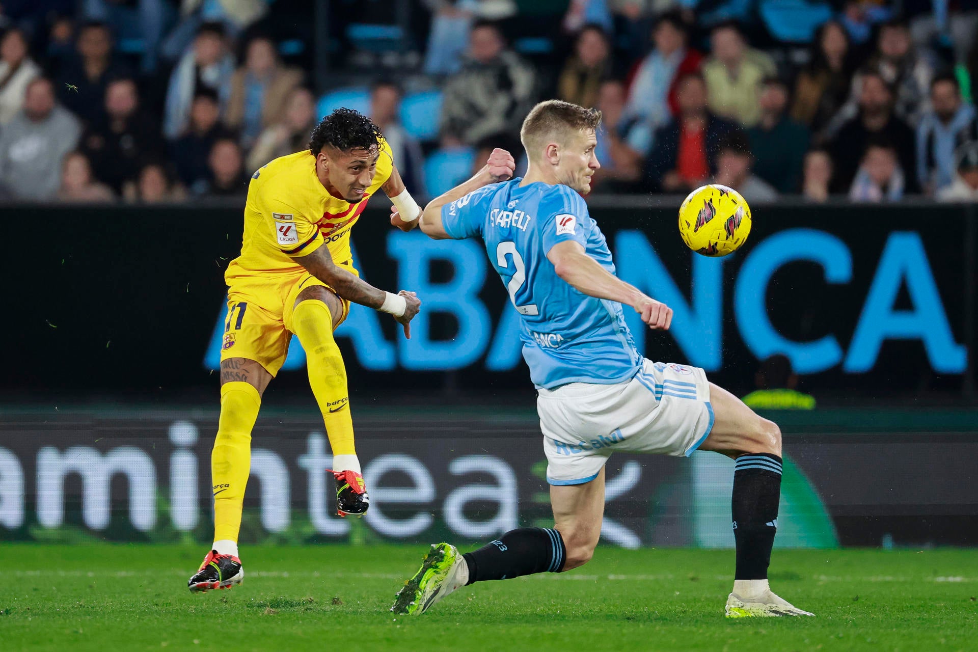 Lewandowski, de penalti, rescata los tres puntos para el Barça en el descuento Lewandowski, de penalti, rescata los tres puntos para el Barça en el descuento