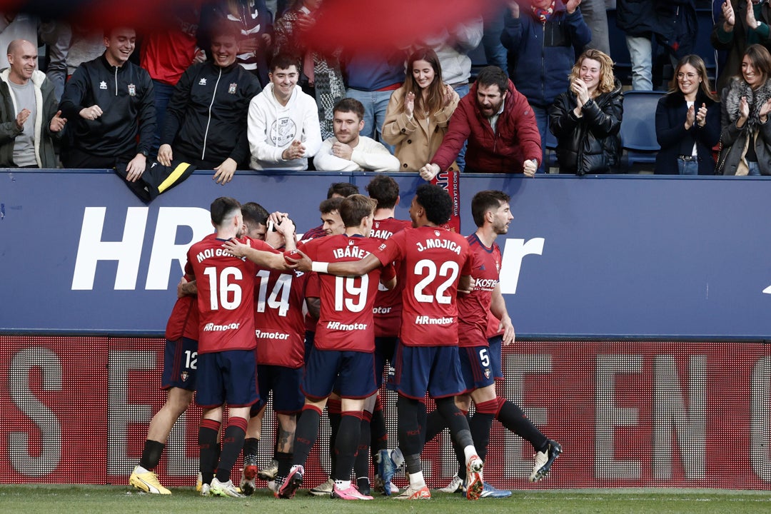 Osasuna vence al Cádiz en El Sadar Osasuna vence al Cádiz en El Sadar