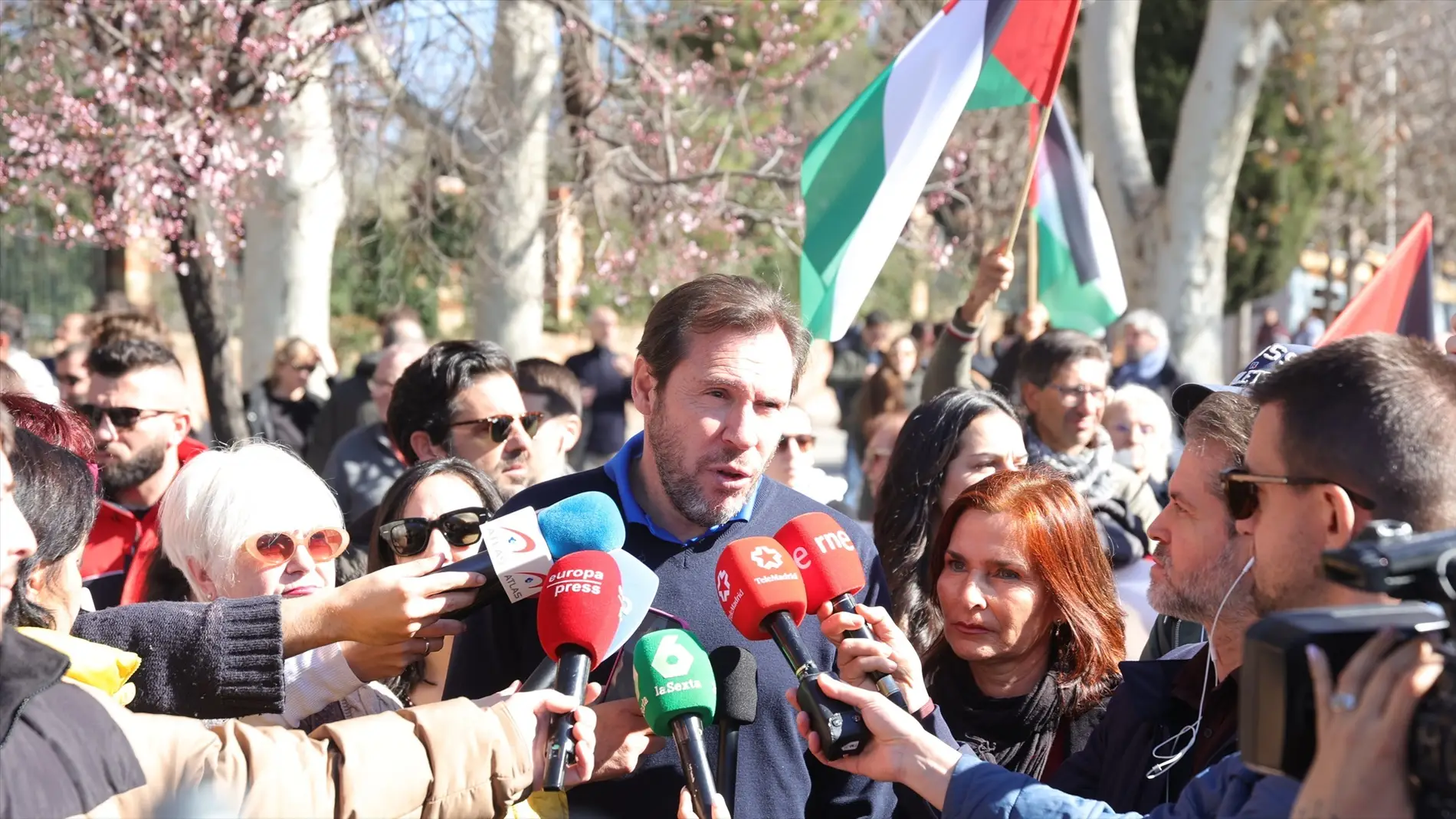 Cruce de reproches entre Óscar Puente e Ione Belarra en una marcha en apoyo a Palestina