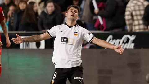 El Valencia acus la falta de pegada ante el Sevilla en Mestalla El Valencia acus la falta de pegada ante el Sevilla en Mestalla