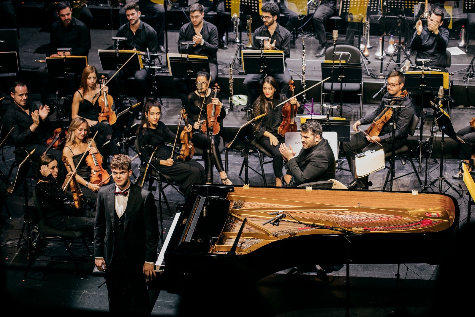 Marcos Castilla, el joven pianista de 17 años que enamoró con sus teclas a Antonio Banderas y ha sido admitido en los mejores conservatorios del mundo Marcos Castilla, el joven pianista de 17 años que enamoró con sus teclas a Antonio Banderas y ha sido admitido en los mejores conservatorios del mundo