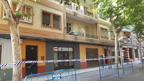 Edificio de la Avenida Rey Santo que sufrió un derrumbe en julio