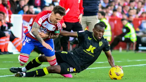 Granada y Almería firman un inservible empate Granada y Almería firman un inservible empate