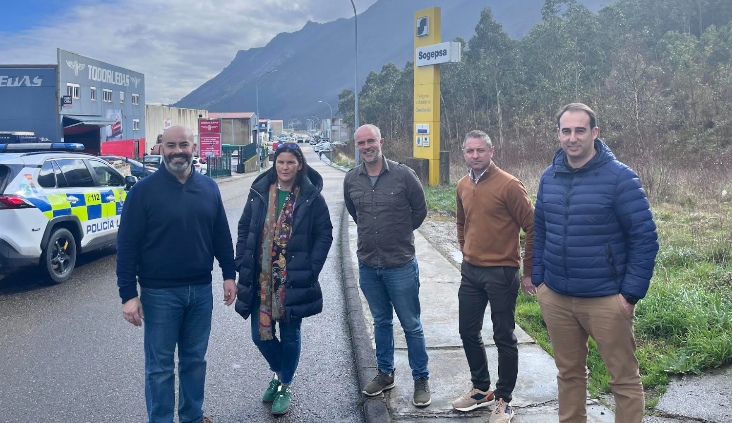 Ribadesella salda una demanda histórica del Polígono de Guadamía con la instalación de la fibra óptica Ribadesella salda una demanda histórica del Polígono de Guadamía con la instalación de la fibra óptica