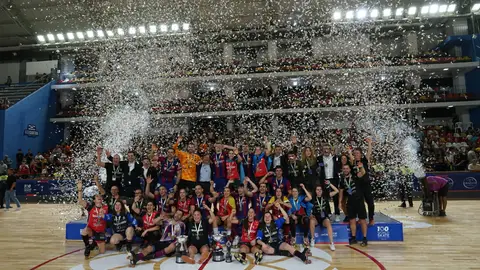 19-2 LA PLANTILLA DEL TELECABLE CELEBRANDO SU TRIUNFO EN LA COPA INTERCONTINENTAL EN ARGENTINA 19-2 LA PLANTILLA DEL TELECABLE CELEBRANDO SU TRIUNFO EN LA COPA INTERCONTINENTAL EN ARGENTINA