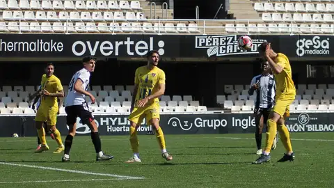 El gol de Diego Espejo en tiempo de descuento otorgó tres importantes puntos al esquipo escorpión ante cientos de aficionados desplazados a Cartagena El gol de Diego Espejo en tiempo de descuento otorgó tres importantes puntos al esquipo escorpión ante cientos de aficionados desplazados a Cartagena