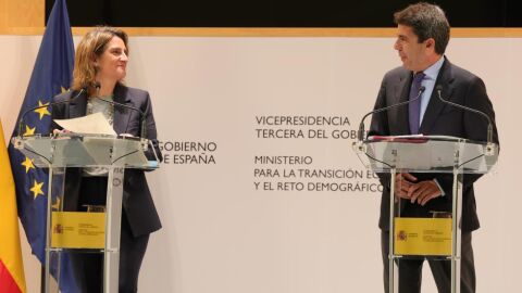 La ministra Teresa Ribera y el president de la GVA, Carlos Mazón 