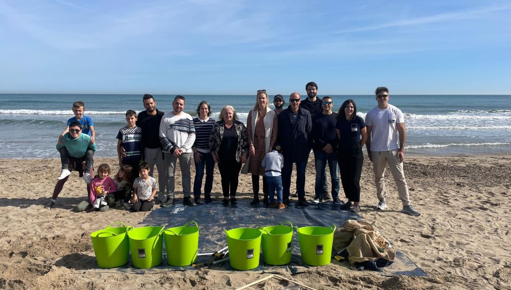 La Fundacion Azul Marino y el Ayuntamiento de Oropesa inauguran el programa Residuo 0 